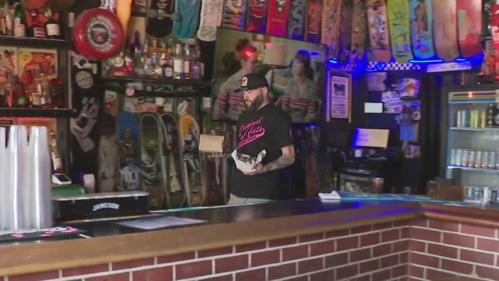 Fort Lauderdale proposes earlier closing times for downtown bars, facing pushback from business owners — CBS Miami, Paris Dining news