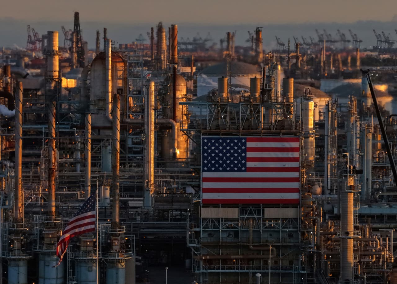U.S. oil-refinery stocks are up roughly 150% this year. How long could this historic run last? — Paris Sports news