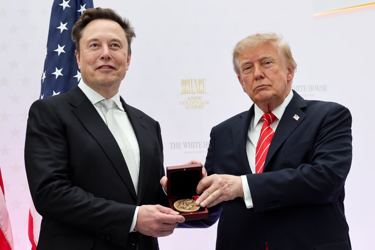 Elon Musk promised a SpaceX share to every kid in America — don’t hold your breath — MarketWatch, Paris Schools news