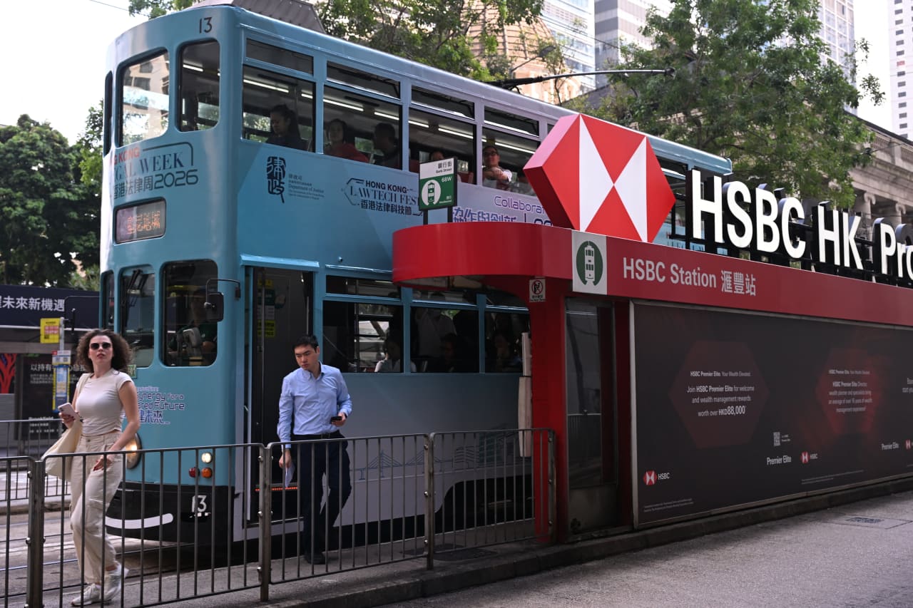 Customers are chasing higher-rate products, and that’s bad news for banks like HSBC — Paris Business news