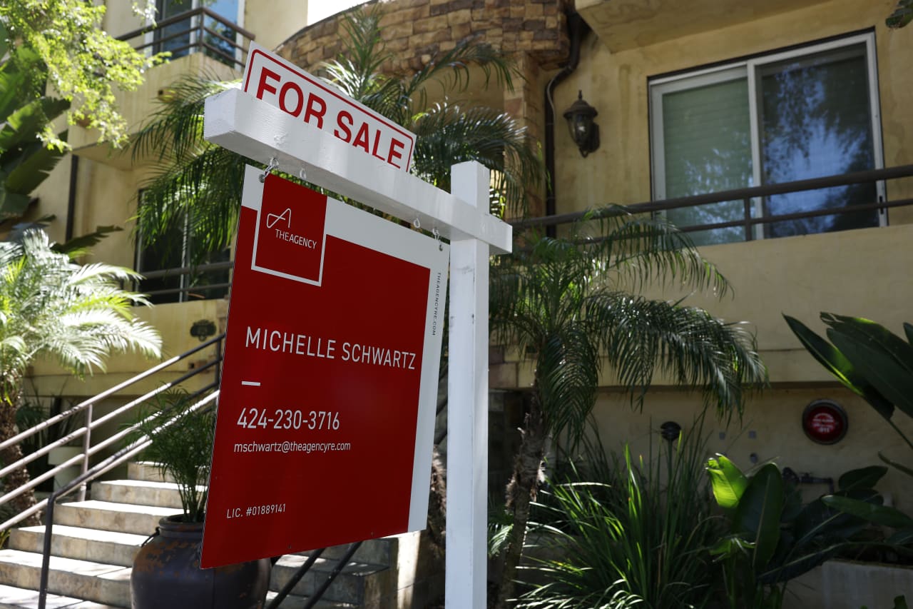 Pending home sales sink to 25-year low as buyers flee high mortgage rates — MarketWatch, Paris Real Estate news